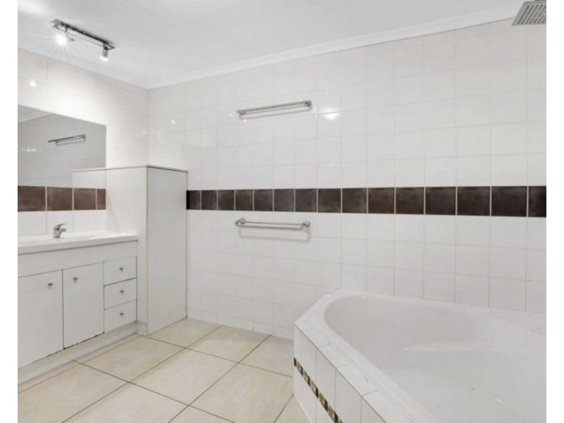 1 Andergrove Road, Andergrove QLD 4740
