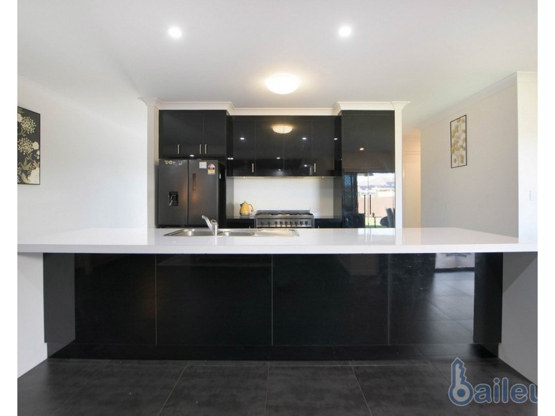 4 Sidon Court, Ooralea QLD 4740