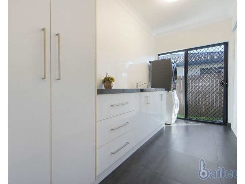 4 Sidon Court, Ooralea QLD 4740