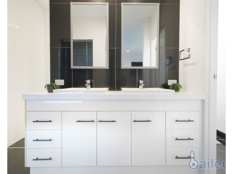 4 Sidon Court, Ooralea QLD 4740