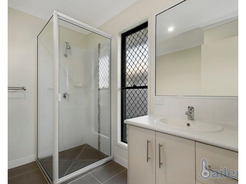 15 Biscayne Street, Burdell QLD 4818