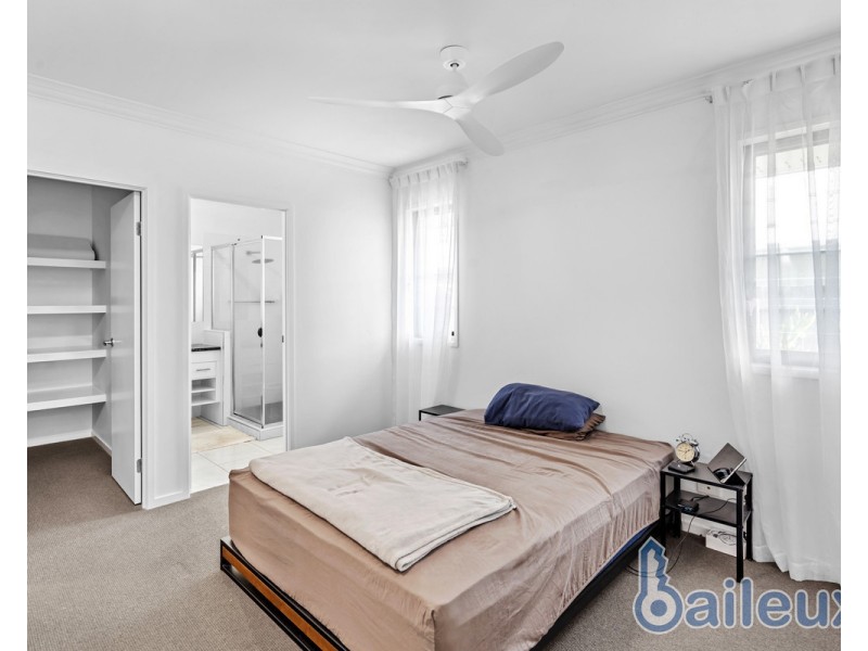 15 Elgans Parade, Rural View QLD 4740