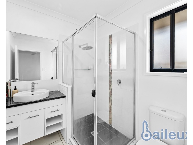 15 Elgans Parade, Rural View QLD 4740