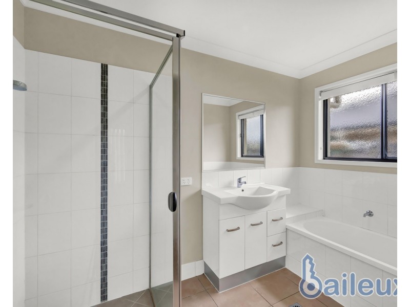 18 Monterrico Circuit, Beaconsfield QLD 4740
