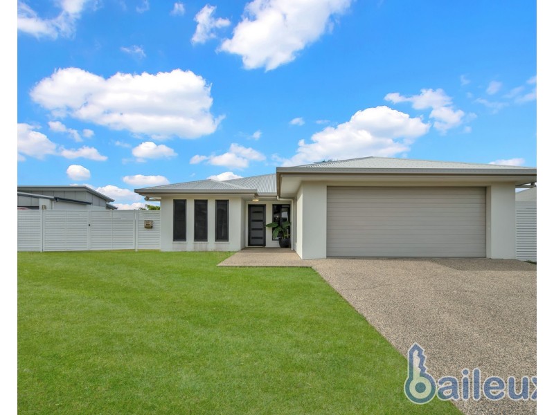 4 Highcrest Court, Bucasia QLD 4750
