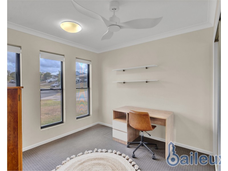 4 Highcrest Court, Bucasia QLD 4750
