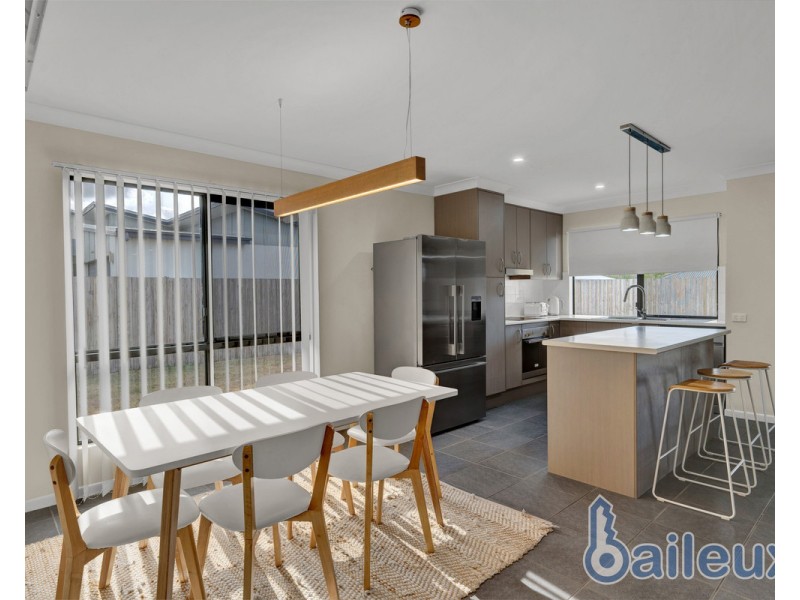 4 Highcrest Court, Bucasia QLD 4750