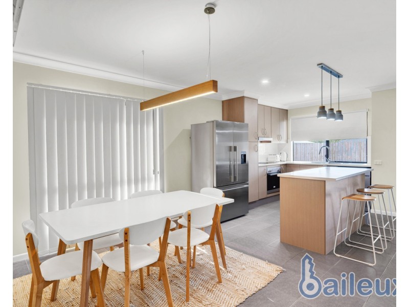 4 Highcrest Court, Bucasia QLD 4750