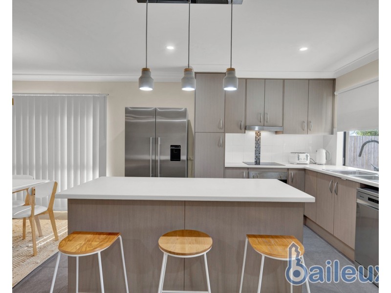 4 Highcrest Court, Bucasia QLD 4750