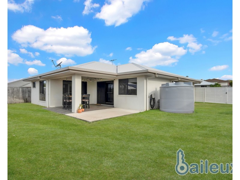 4 Highcrest Court, Bucasia QLD 4750