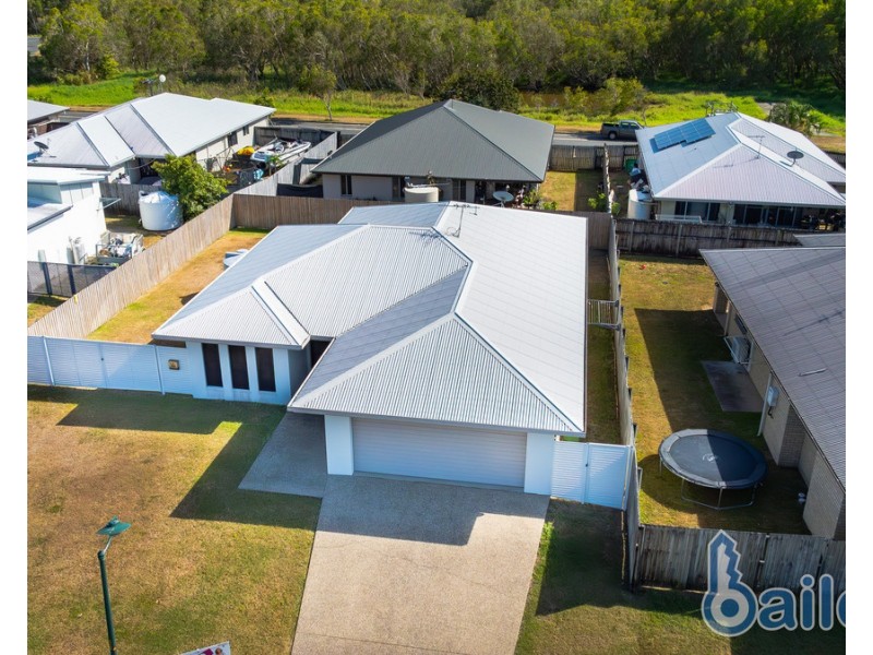 4 Highcrest Court, Bucasia QLD 4750