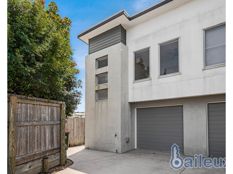 2/7 Webb Court, Rural View QLD 4740