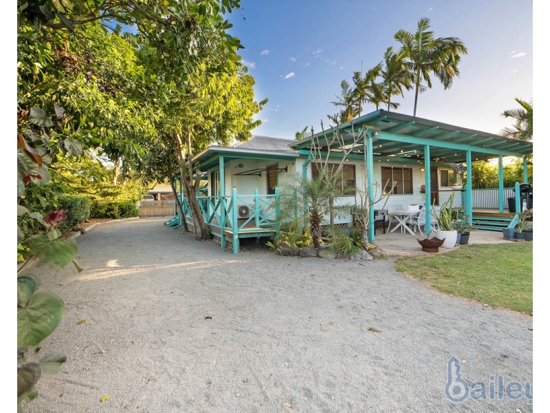 6 Sandpiper Court, Slade Point QLD 4740