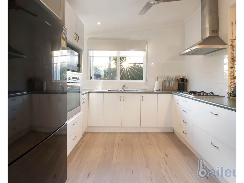 6 Sandpiper Court, Slade Point QLD 4740