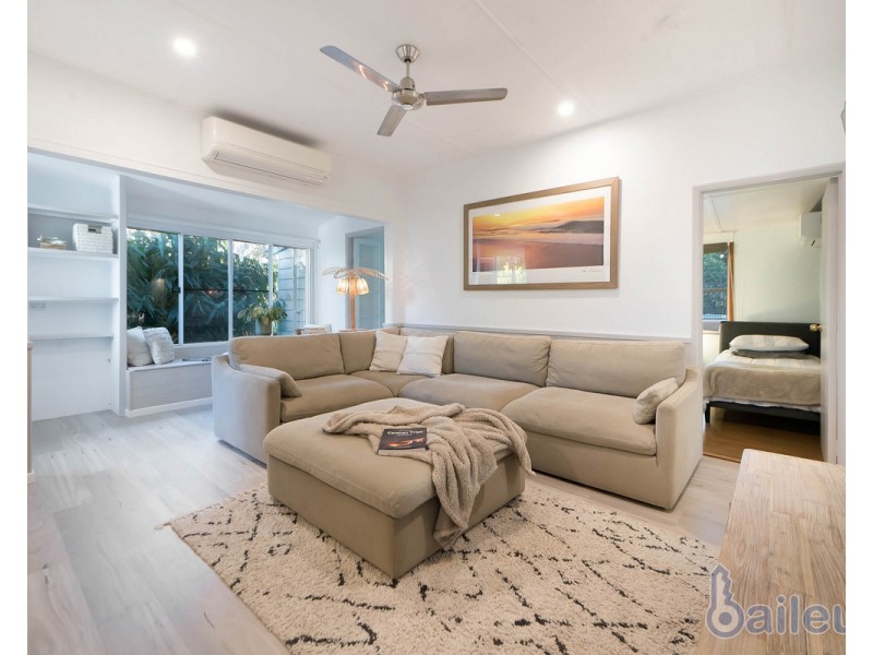 6 Sandpiper Court, Slade Point QLD 4740