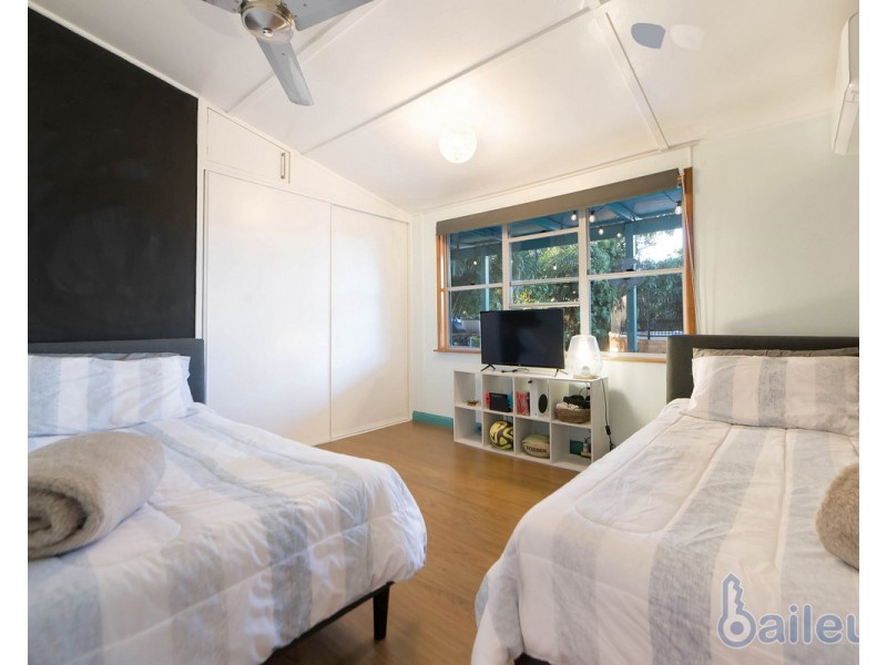 6 Sandpiper Court, Slade Point QLD 4740
