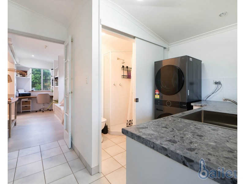6 Sandpiper Court, Slade Point QLD 4740