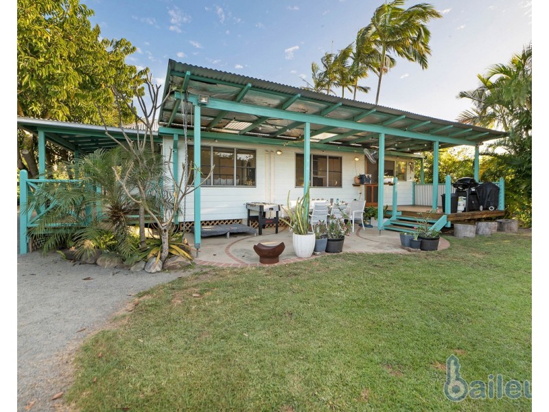 6 Sandpiper Court, Slade Point QLD 4740