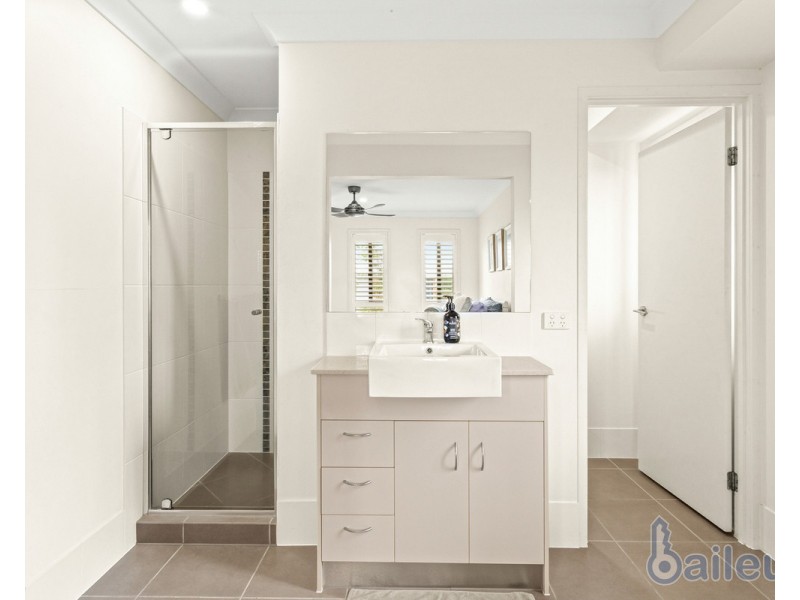 18 Burge Court, Glenella QLD 4740