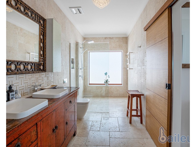 74 Ocean Avenue, Slade Point QLD 4740