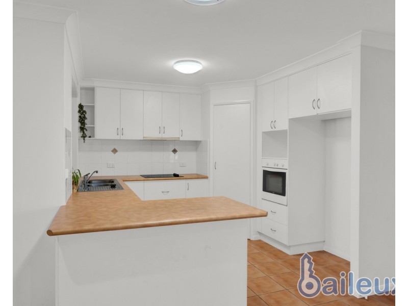 28 Freeman Avenue, Slade Point QLD 4740