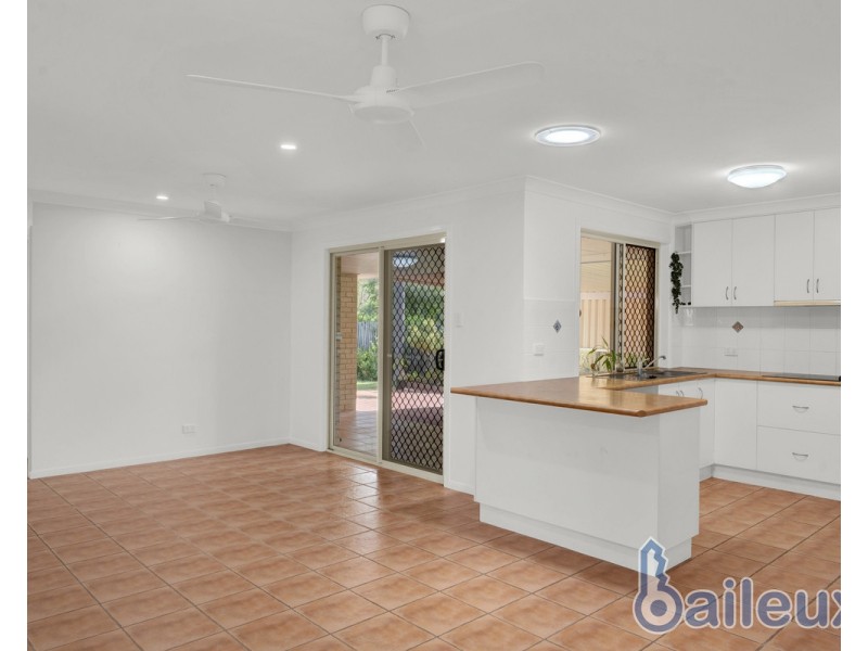28 Freeman Avenue, Slade Point QLD 4740