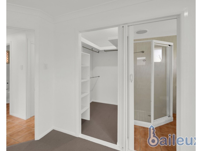 28 Freeman Avenue, Slade Point QLD 4740