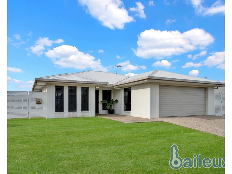 4 Highcrest Court, Bucasia QLD 4750