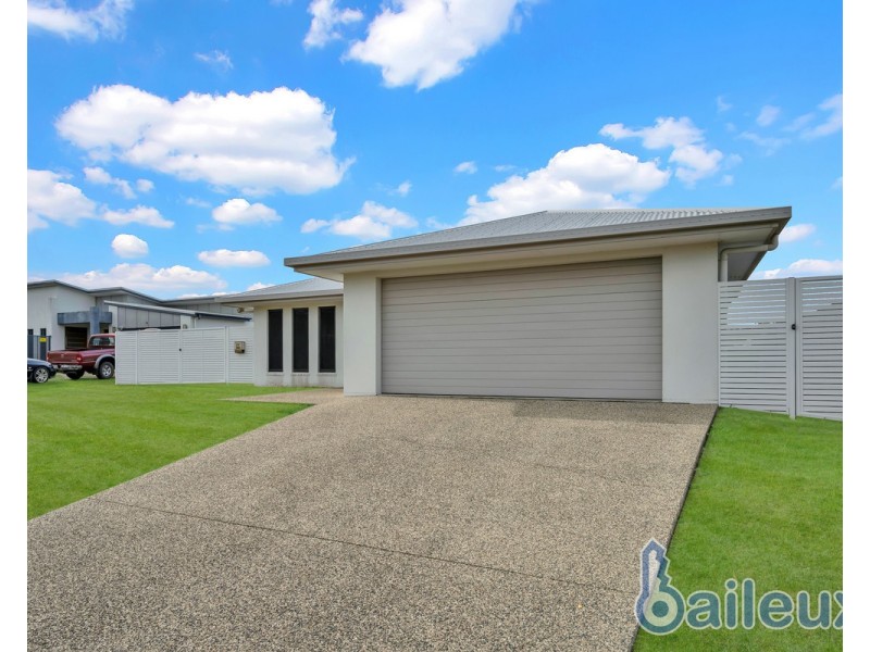 4 Highcrest Court, Bucasia QLD 4750