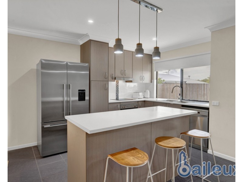 4 Highcrest Court, Bucasia QLD 4750