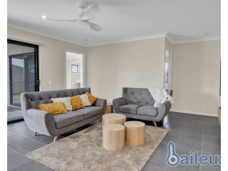 4 Highcrest Court, Bucasia QLD 4750