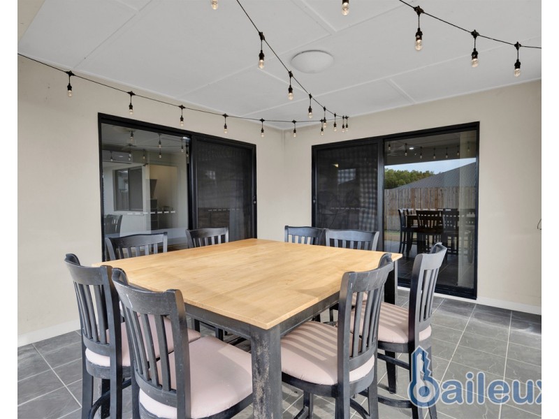 4 Highcrest Court, Bucasia QLD 4750