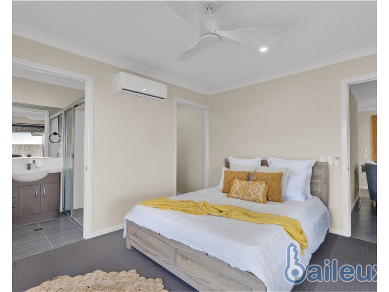 4 Highcrest Court, Bucasia QLD 4750