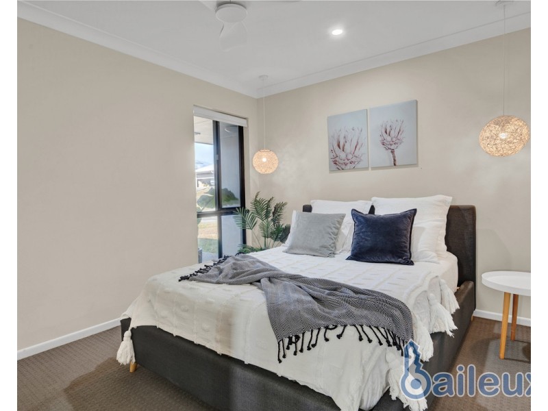 4 Highcrest Court, Bucasia QLD 4750