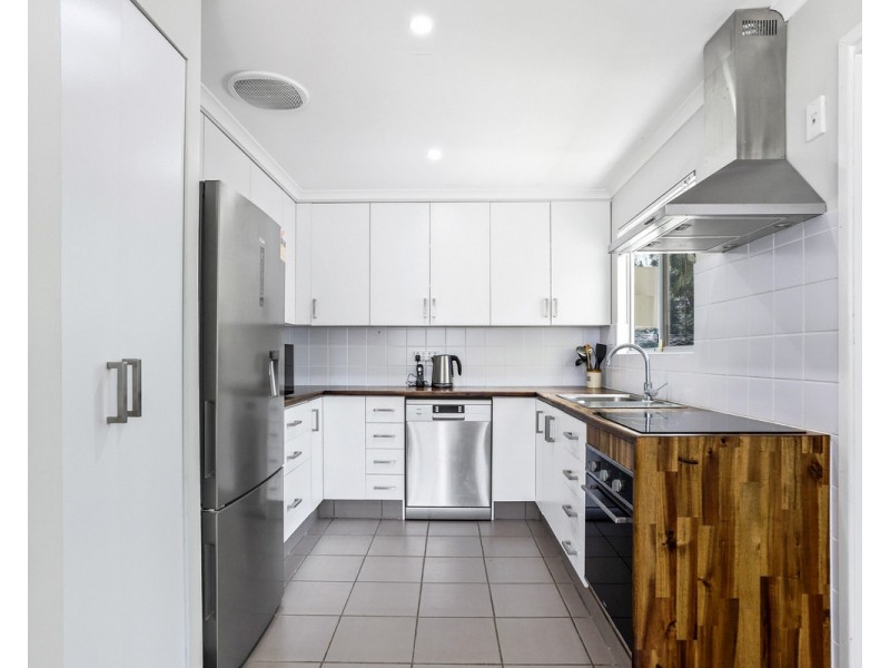 14 Quail Street, Slade Point QLD 4740