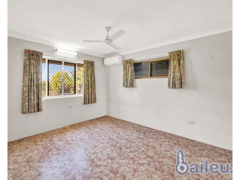 15 Dumfries Court, Beaconsfield QLD 4740