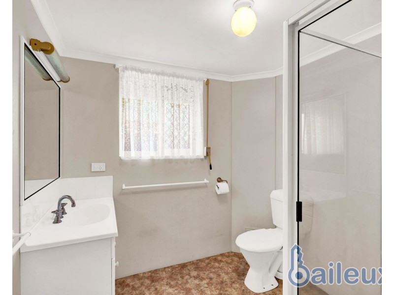 15 Dumfries Court, Beaconsfield QLD 4740