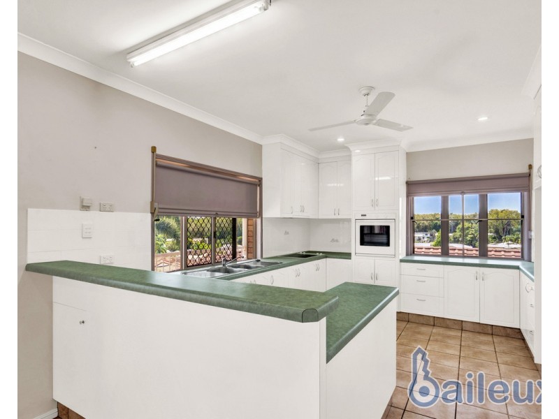 15 Dumfries Court, Beaconsfield QLD 4740