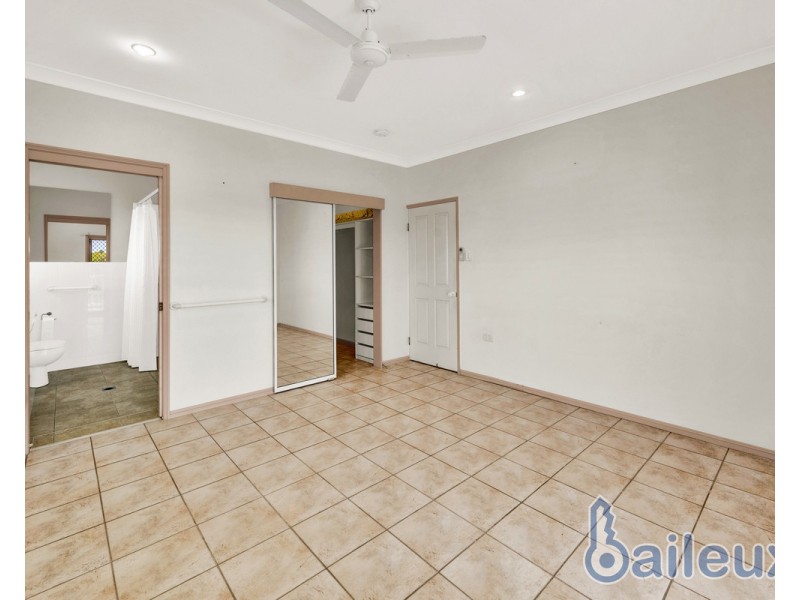 15 Dumfries Court, Beaconsfield QLD 4740