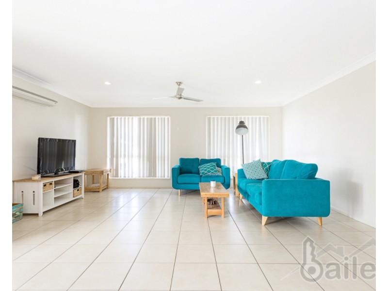 1/8 Galleon Circuit, Bucasia QLD 4750