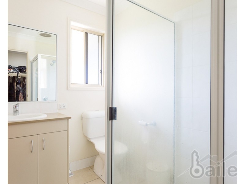 1/8 Galleon Circuit, Bucasia QLD 4750