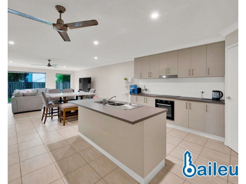 1/14 Bilgola Place, Blacks Beach QLD 4740