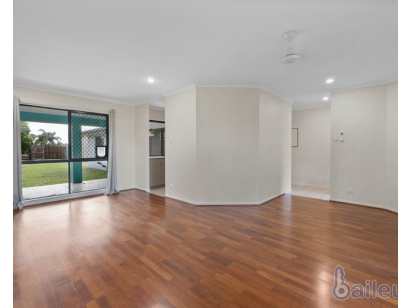 18 Mulcahy Crescent, Eimeo QLD 4740