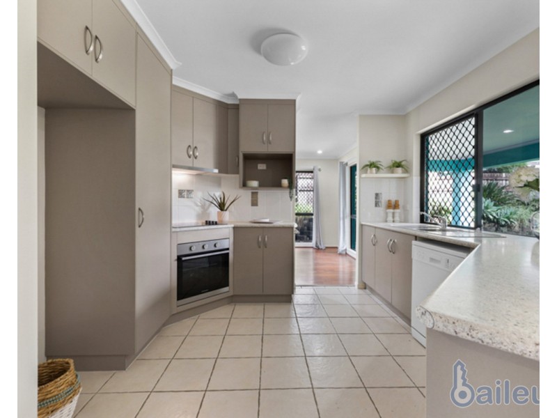 18 Mulcahy Crescent, Eimeo QLD 4740