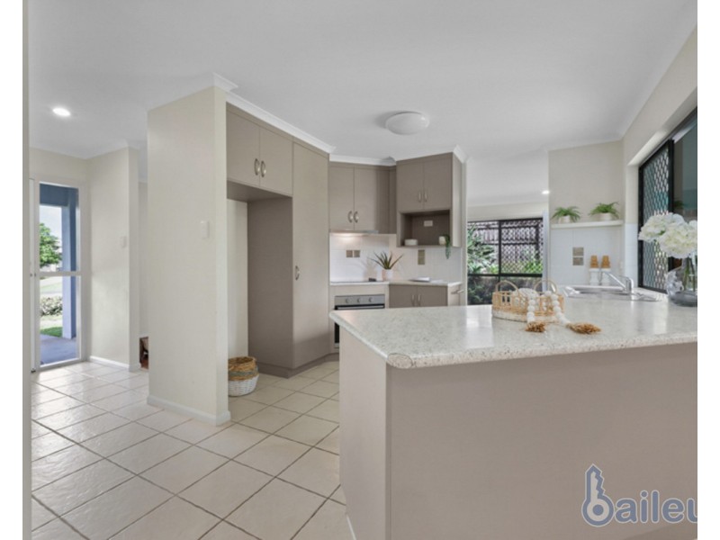 18 Mulcahy Crescent, Eimeo QLD 4740