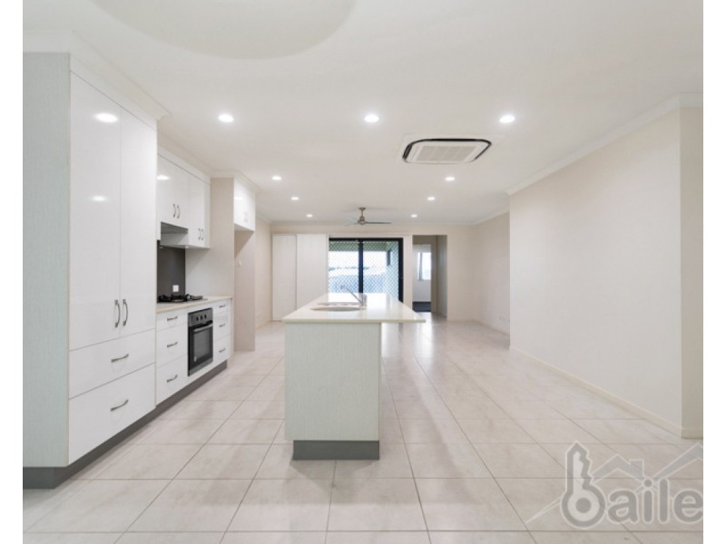 3 Bensara Drive, Beaconsfield QLD 4740