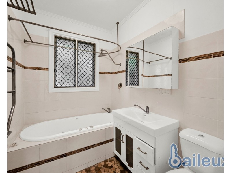 10 Keith Hamilton Street, West Mackay QLD 4740