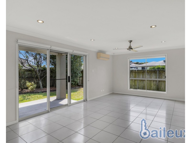 2/7 Webb Court, Rural View QLD 4740