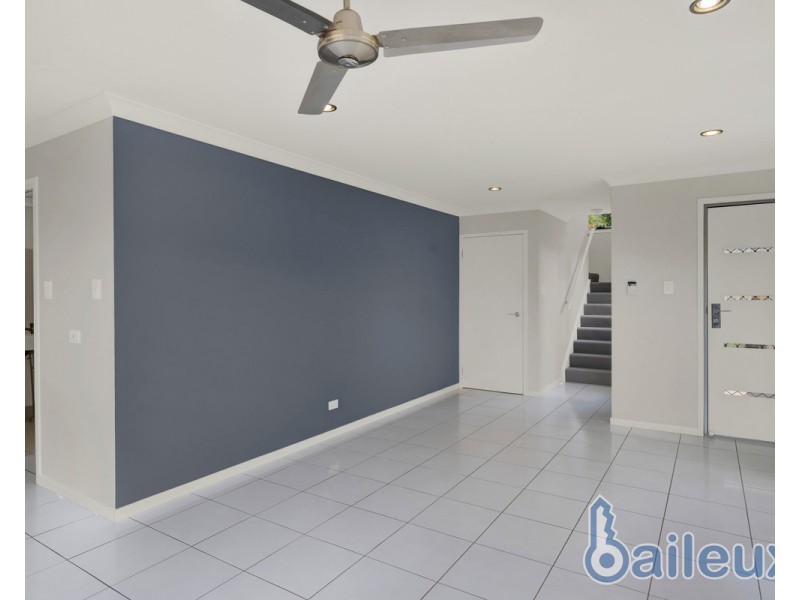 2/7 Webb Court, Rural View QLD 4740