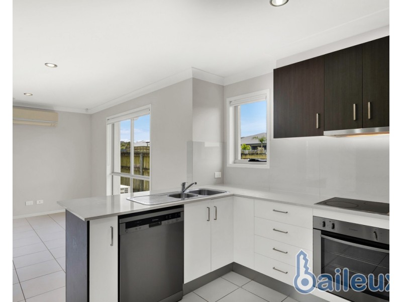 2/7 Webb Court, Rural View QLD 4740